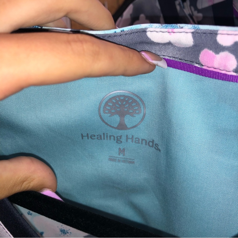 Healing Hands Purple Label Yoga Zip V neck blue floral short sleeve scrub top - Picture 10 of 12